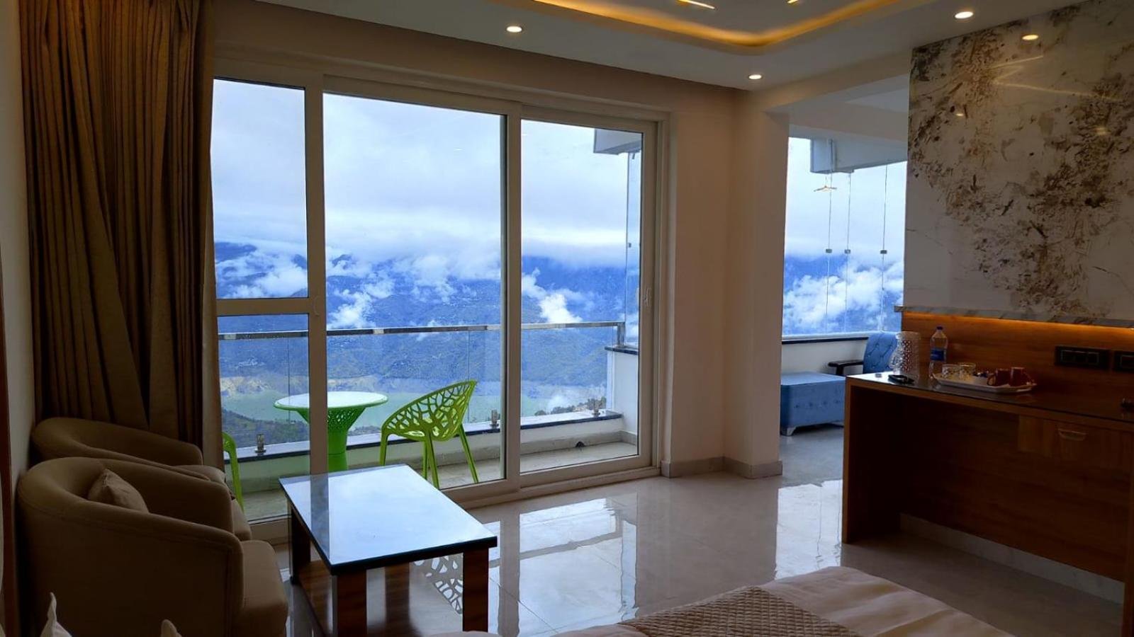 Suite Room at Hotel Shiv Palace New Tehri